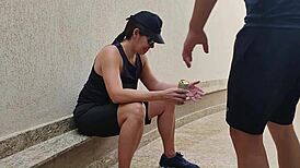 sapatão teve que dar para o amigo do serviço após apostar que o palmeiras seria campeão mundial