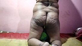 Desi Kaamwali Bai Ki Saree Utar Kar Zabardast Gaand Chodi 😍