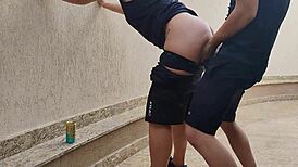 sapatão teve que dar para o amigo do serviço após apostar que o palmeiras seria campeão mundial