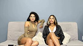 Pegando Minha Amiga No Teste Do Sofa