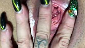 young babe screams loudly while fingering her pussy and creating anal gape