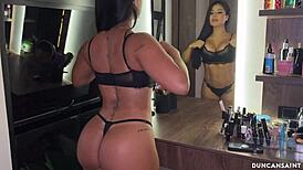 What does Duncan Saint do with Steffy Moreno?