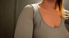 masturbating hard in the gym on webcam