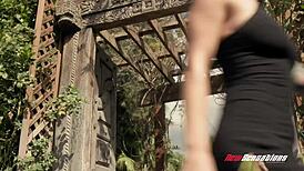 Katrina Jade enjoys a relaxing big ass rubdown session