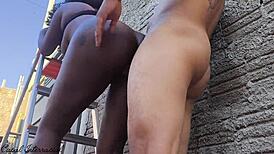 超辣邻居找借口户外猛操她