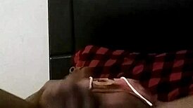 手指自慰直通激烈潮吹高潮