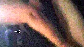 Le Pago a Una Chica para Que Me Haga Una Mamada en el Coche y Se Traga Mi Leche