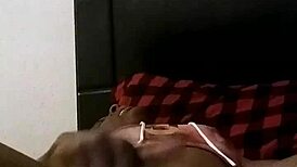 手指自慰直通激烈潮吹高潮