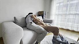 Tengo Ganas De Comer El Coño De Mi Amiga En Su Casa