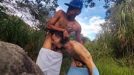 These hot colombian guys are outdoors, so sexy! 😍