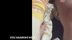 Enteada novinha no sofa de calcinha e lingirie