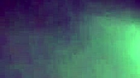 joven folla a anciana real en estilo perrito