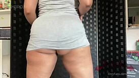 Nixlynka Claps Tight Latina Ass