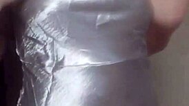 哦耶，饥渴中国熟女主播发湿漉自慰视频给炮友！