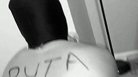 SEXY ROXY IS A TOTAL SEX SLAVE WATCH AS SHE IS PUT ON A LEASH LIKE A GOOD WHORE LA PUTITA DE ROXY LE ENCANTA SER SUMISA PARA SU AMOR OBSERVEN COMO LE PONEN EL COLLAR DE PERRA