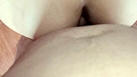 La linda vecina hace ejercicios en la zona común y le ofrezco dinero a cambio de follarmela con ese gran culo qué tiene.