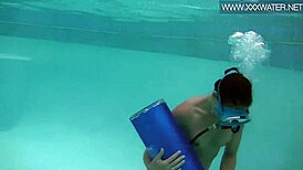 Minnie manga blows dildo underwater sexily
