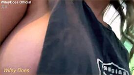 wifey daringly flashes on the street