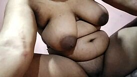 甜美女秀巨乳大屁股！