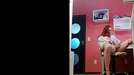 safada se arreganha inteirinha cheia de tes�o e siririca at� gozar - completo no red 😈