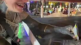 泰国疯狂猫娘喂流浪猫没啥看头