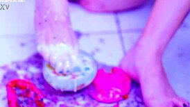 bia roman gets her feet all messy