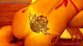 Depois da festa minha namorada s� me deixou descansar depois que eu fodi sua bucetinha e seu cuzinho vagninho e holy rubi