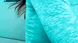 Bimbos enjoy more fun in webcam sessions