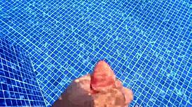atrapo en la piscina a desconocida golosa de culo enorme y le clavo la verga directo al co�o