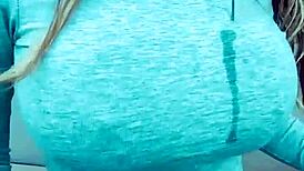 Bimbos enjoy more fun in webcam sessions