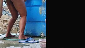 me salio caro bañarme en el patio termine con el culo full de semen