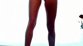 Lexy Lohan displays her perfect nude body in a solo show