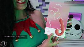 Agatha Dolly Unboxes Best Vibrator