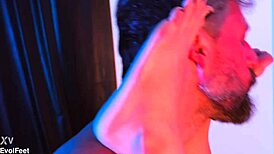 Lick my feet while fucking my pussy hard