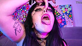 deedee love loves cum?