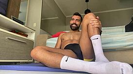 Dan Sanches Live Workout Flashing Muscular Bodybuilder Legs Armpits