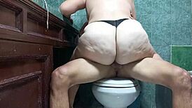 wanna see me pound my stepmom in the shower while house is empty?