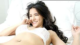 性感韩女友穿情趣内衣求你热精射满