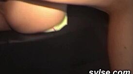 la jeune coquine avale mon gode si bien mais jveut la baiser plus