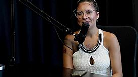 dançarina do lutero grava pornô com sheer red lingerie apesar do desprezo familiar