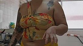 i can't help flashing my married ass in these tight shorts shoved deep in my cheeks on the street