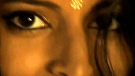 Gorgeous Indian Woman Reveals Sensual Natural Tits And Curvy Naked Body In Teasing Dance