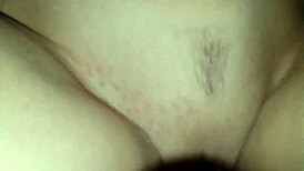 por favor goze dentro e continue fodendo minha vagina enorme