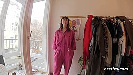 Watch this brunette amateur finger her hairy pussy close-up to orgasm