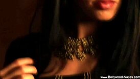 Erotic Indian brunette dances nude seducing with happy teasing moves!