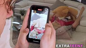 娇小金发Sia Lust深喉后狗爬硬干颜射