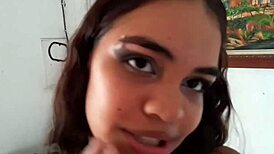 mi hermanastra latina colombiana con culo grande se viste tan caliente pa' follarme en el dormitorio...