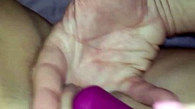 hey babe 😍 watch this horny milf wife finger her wet pussy to orgasm with vibrator 💦🔥