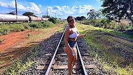 Watch this muscular bodybuilder bareback fuck a juicy latina ass outdoors