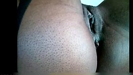 ebony amateur shoves dildo deep in great ass